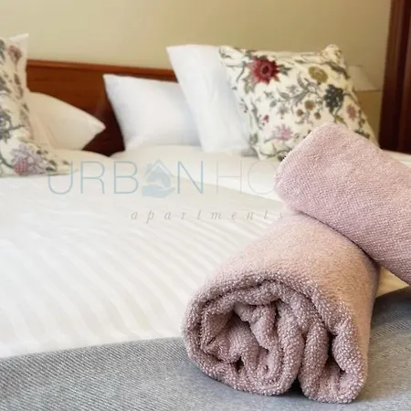 Pueblo Con Garaje & Wifi ソペラーナ