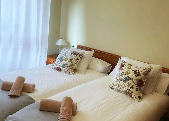 Pueblo Con Garaje & Wifi ソペラーナ